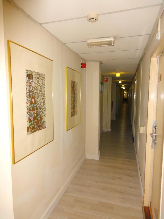 Budget Hostel Bargain Toko Amsterdam Eksteriør billede
